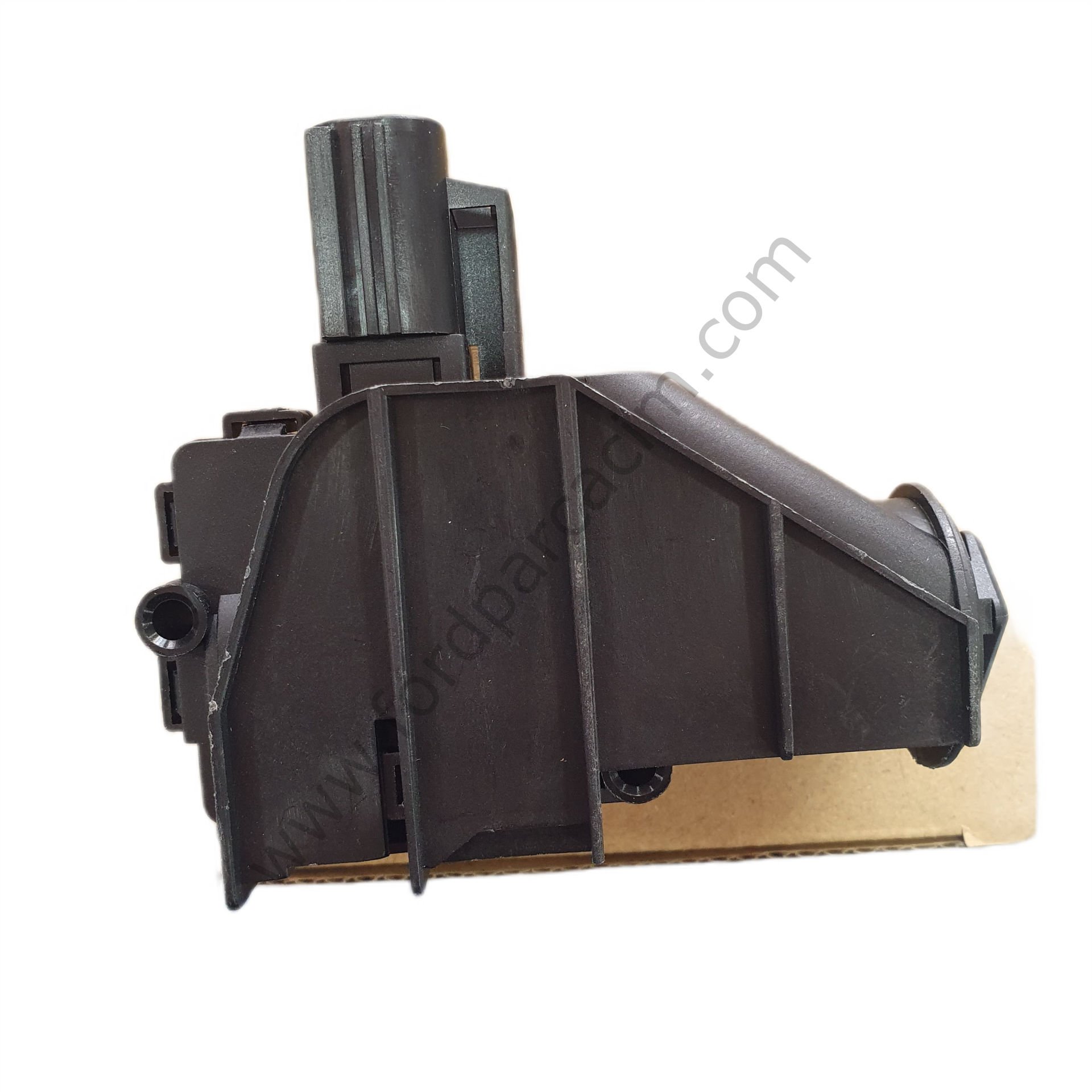 Mondeo Yakıt Depo Kilit Motoru 2007-2013 Arası Modeller İçin İTHAL