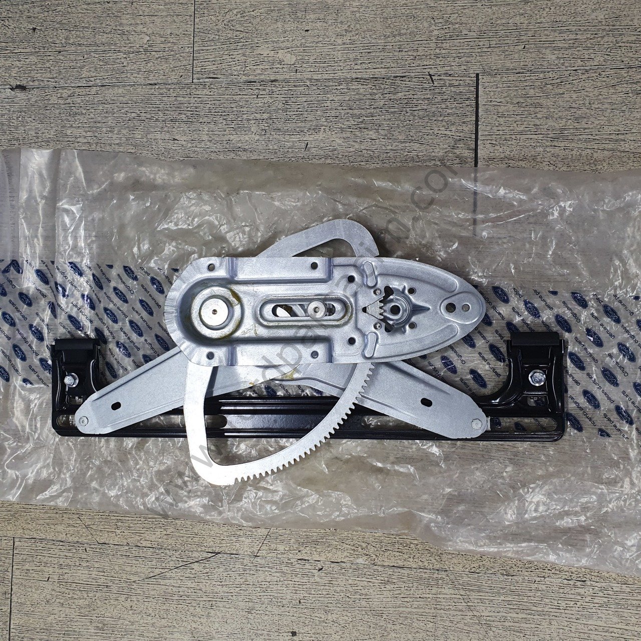 C-max Cam Krikosu Arka SOL Taraf 2003-2011 Arası ORJİNAL