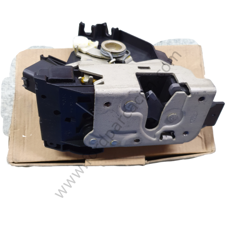 Focus Ön Kapı Kilidi SAĞ Taraf 2001-2005 Arası Modeller İçin ORJİNAL